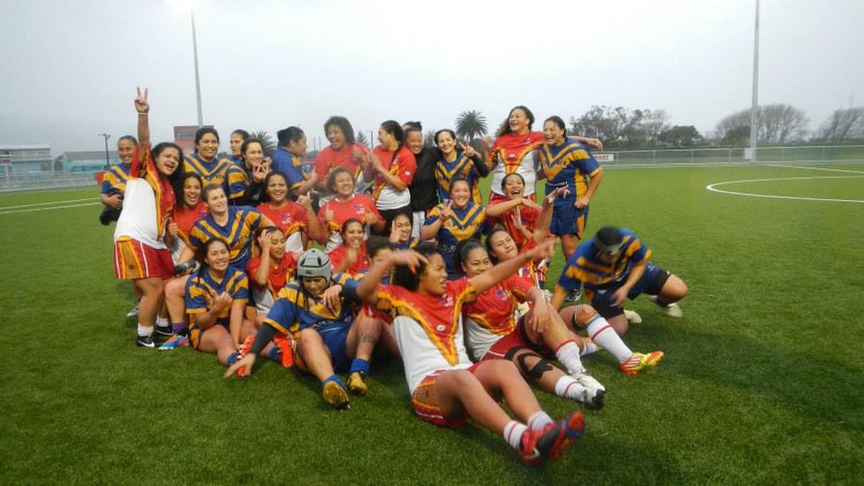Игроки женской лиги регби Тонга в 2013 году