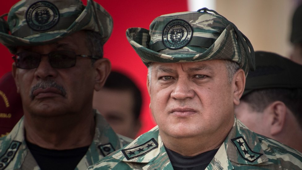 El diputado Diosdado Cabello asegura que el oficialismos está "rodilla en tierra" para defender a la revolución. Diosdado Cabello
