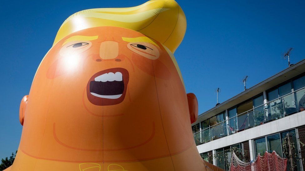 Muñeco inflable "bebé Trump".