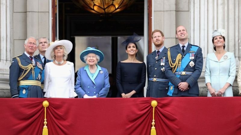 Buckingham Sarayı iddialara kısa bir açıklamayla cevap verdi ve istihdam konusunda yasalara tam olarak uyduğunu bildirdi