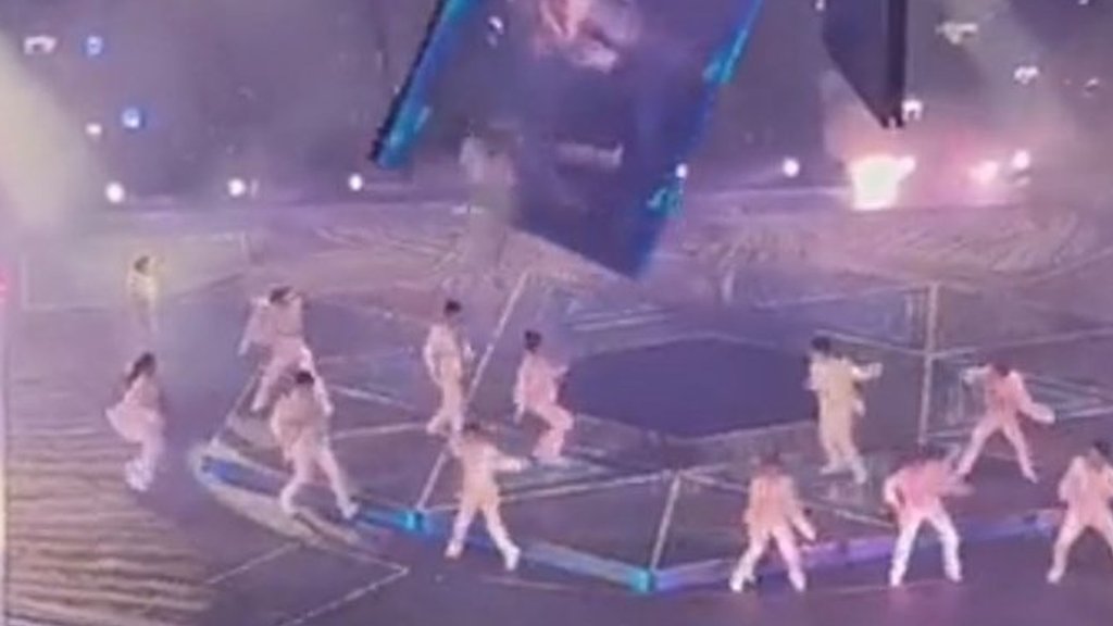 Mirror: Huge screen falls on dancers at Hong Kong boy band concert