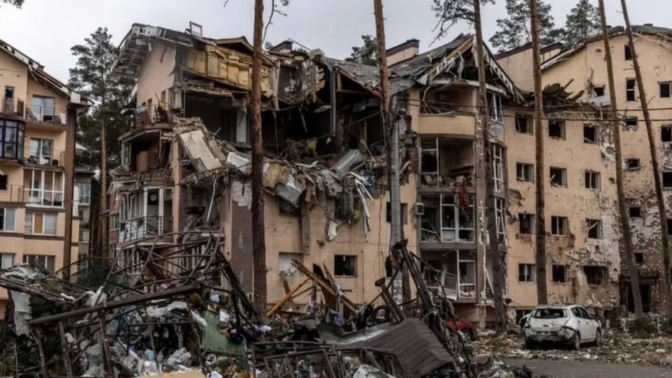 Construções destruídas após ataque na Ucrãnia