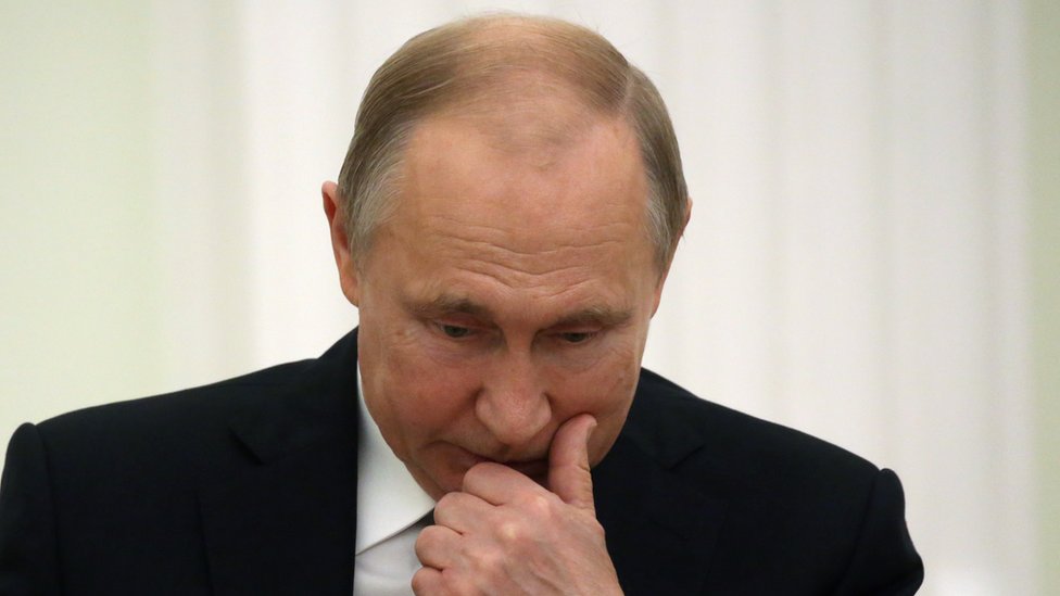 Электоральный рейтинг Путина упал до минимума за 18 лет - BBC News Русская  служба