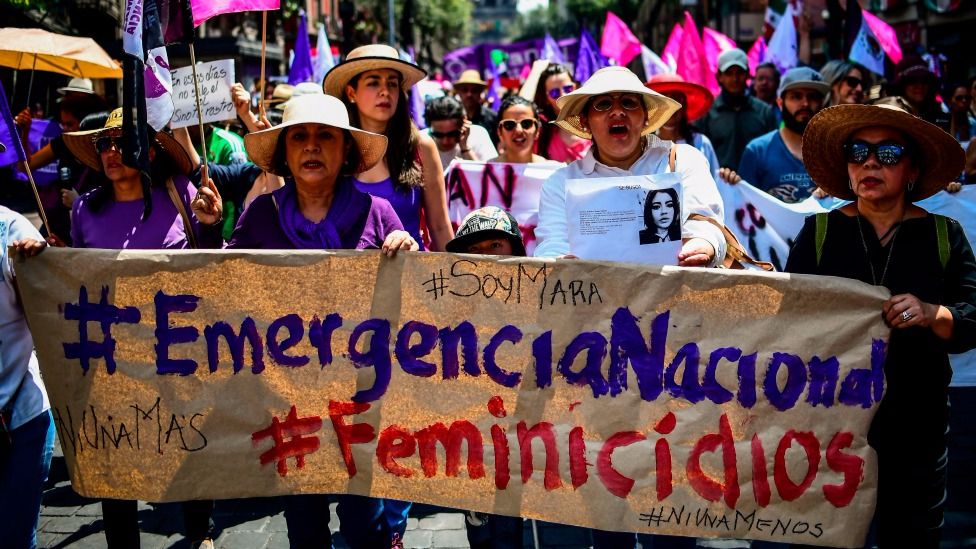Miles de mujeres demandaron una alerta nacional para proteger a las mujeres mexicanas. Miles de mujeres demandaron una alerta nacional para proteger a las mujeres mexicanas.