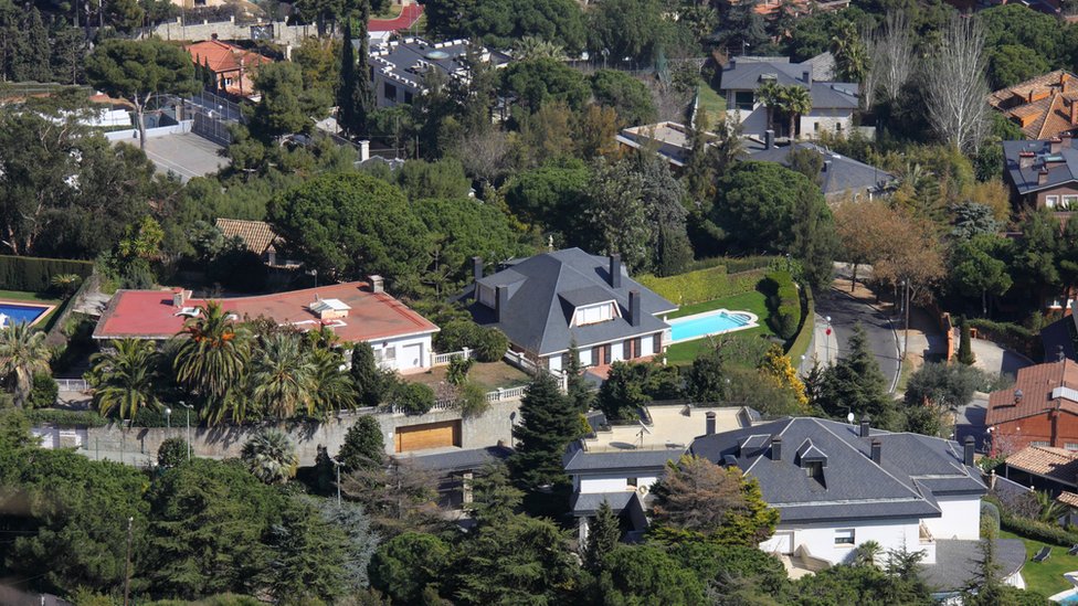 Si la renta familiar promedio en Barcelona se puntúa con un 100, la de Ciutat Meridiana no llega ni a la mitad: un 34,5. En el barrio más rico de la ciudad, Pedralbes (en la foto), el índice asciende a 250,5. Barrio de Pedralbes, donde viven los más ricos de Barcelona.