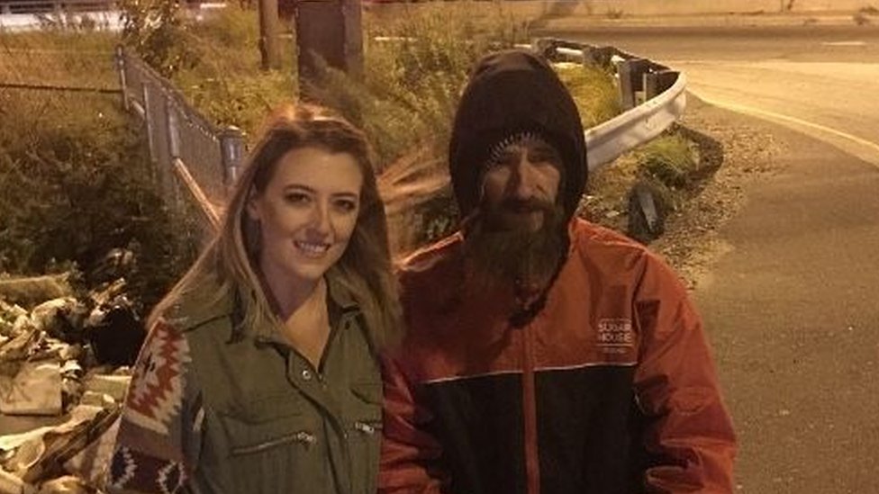 Cebindeki son parayla benzin alan evsiz adam hikayesi düzmece'  BBC News  Türkçe