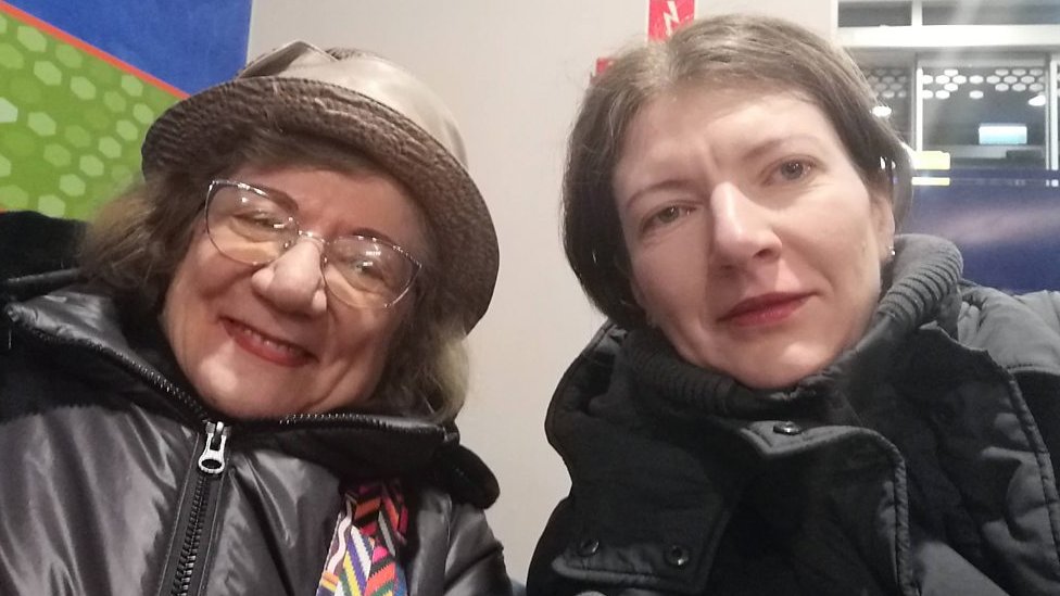 Ukraine refugees: Bringing my mother to the UK