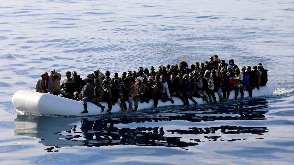 Migranti na gumenom čamcu