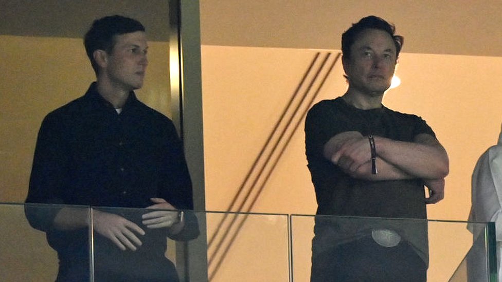 Jared Kushner e Elon Musk assistindo à final da Copa do Mundo no Catar