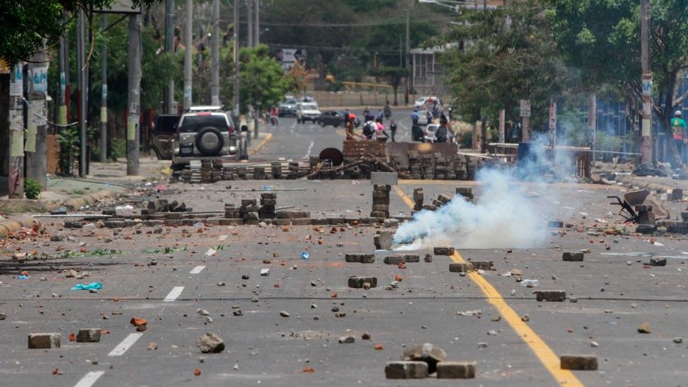 Calles de Managua con barricadas.