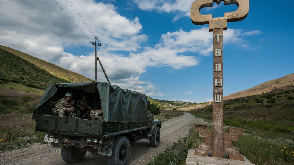 Nagorno-Karabakh troops near the border (file pic)