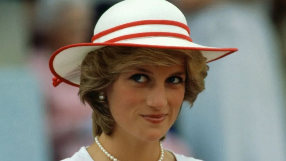 الأميرة الراحلة ديانا كانت واحدة من الكثيرات اللائي واجهن أوقاتا عصيبة في القصر الملكي