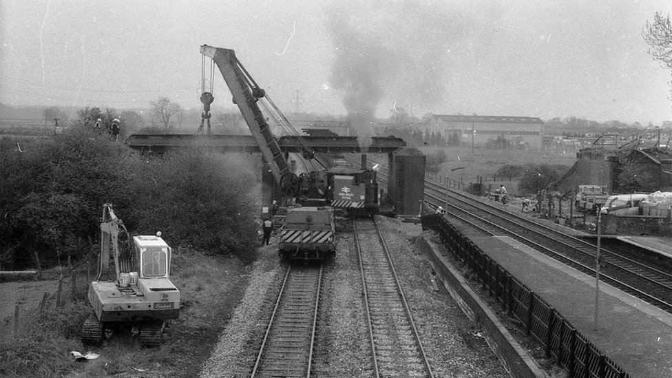 Снос моста Midland Mainline в начале 1980-х