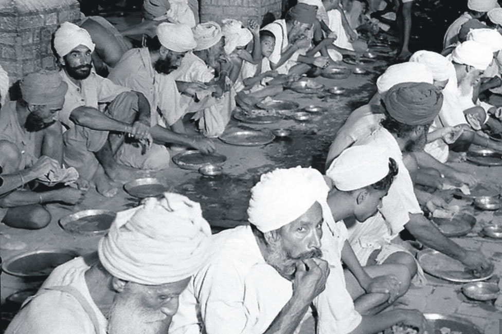 El conflicto también afectó a la comunidad sikh, que optó por quedarse en India. Sikhs en un campo de refugiados en 1947