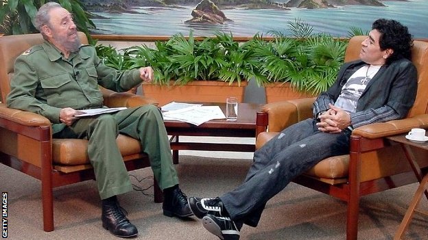 Küba'yı ziyaret eden Maradona Fidel Castro ile tanıştı