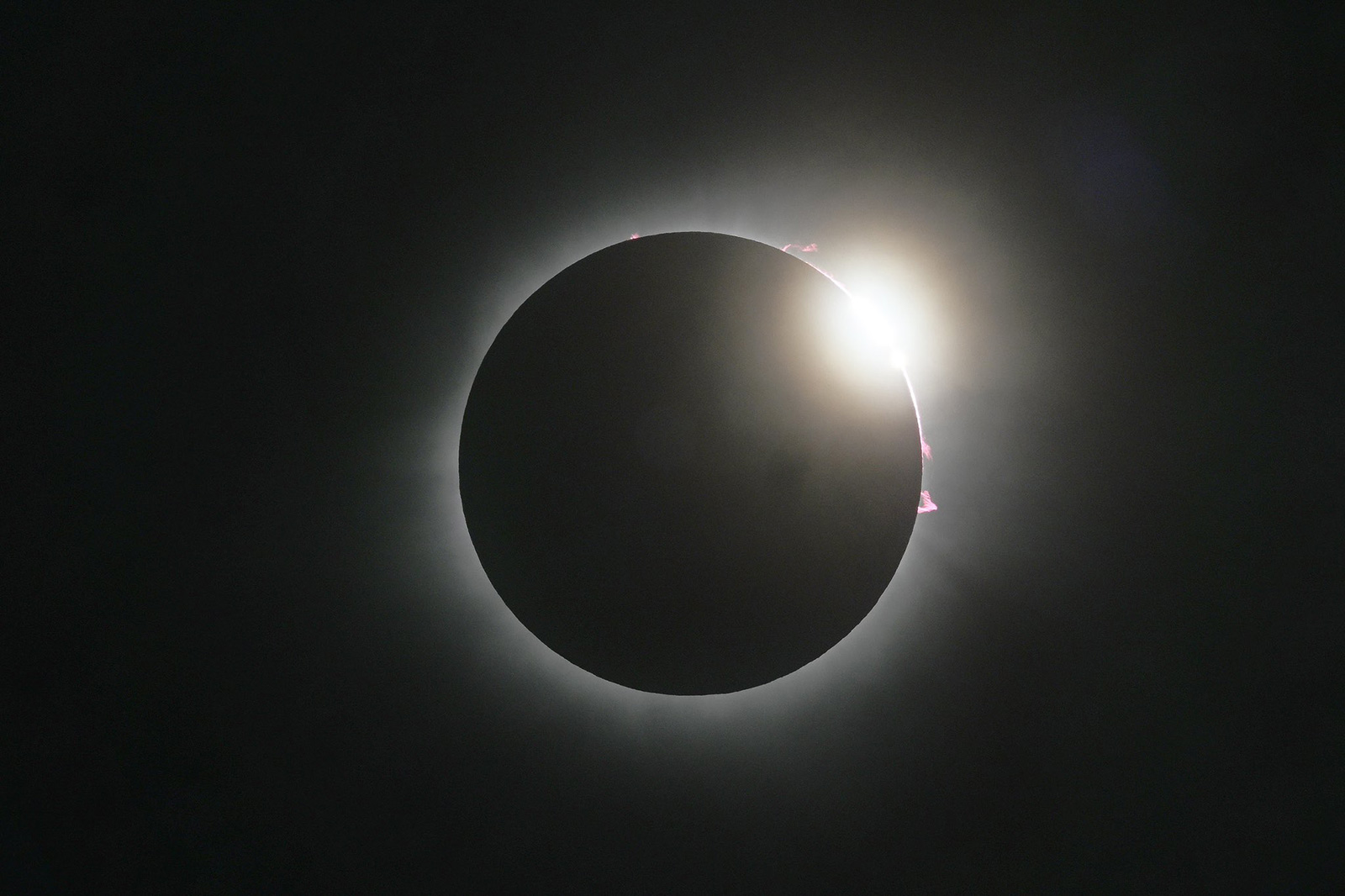 A view of total solar eclipse in Mazatlan on the pacific coast of Mexico - 8 April 2024 (Jeff Overs/BBC)