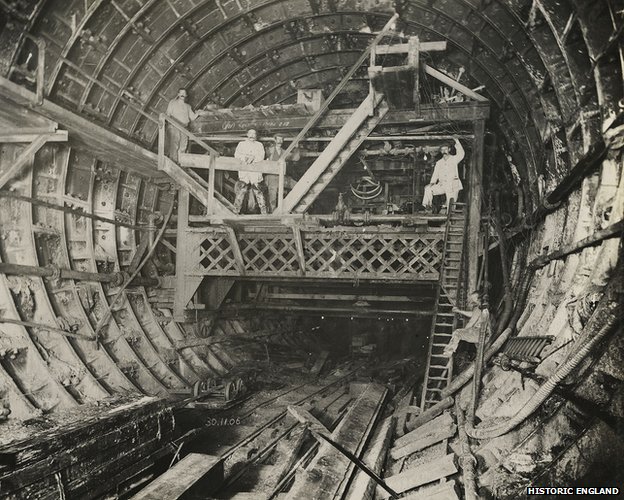 Строящийся туннель Ротерхит, Саутварк, Лондон, 30 ноября 1906 г. Неизвестный фотограф