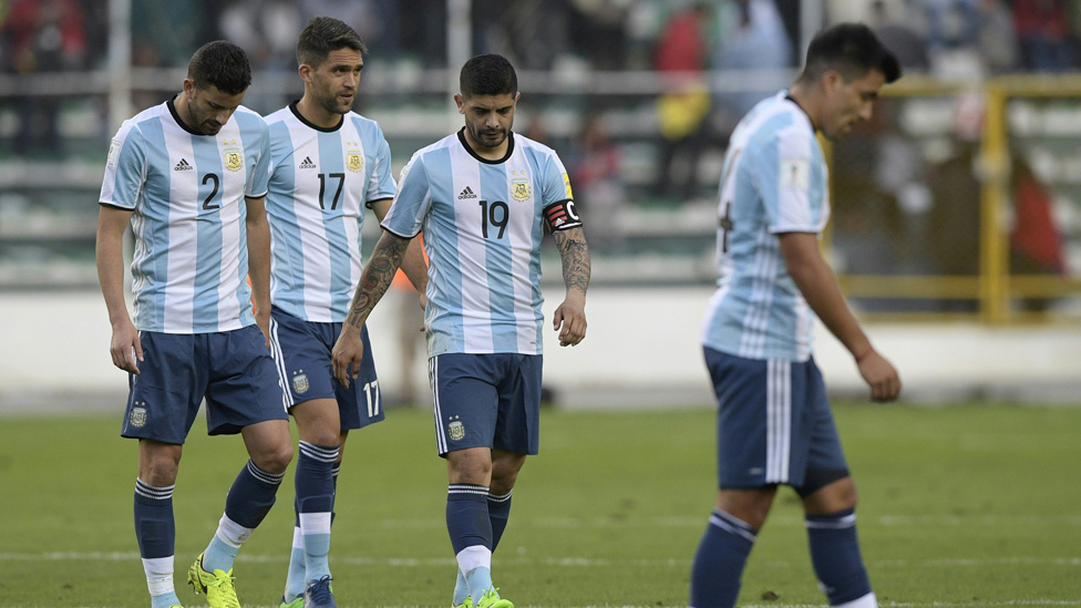 Argentina está en crisis hace años. Solo Messi, que no está por cuatro partidos, la logró contener. Argentina