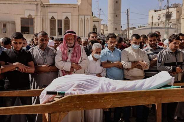 Pemakaman korban meninggal di Gaza.