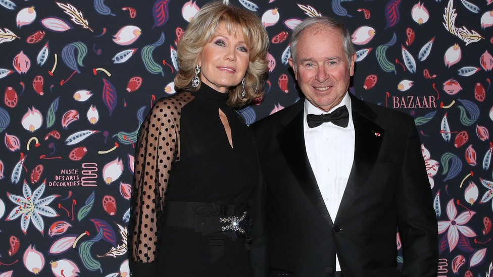 Stephen Schwarzman y su esposa