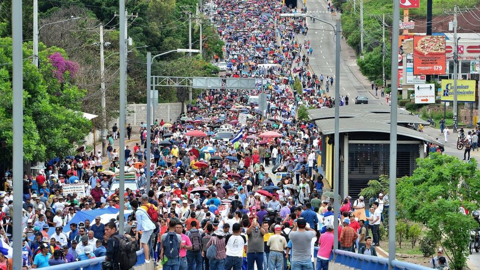 Protestas en Tegucigalpa de profesores y médicos el 31 de mayo.