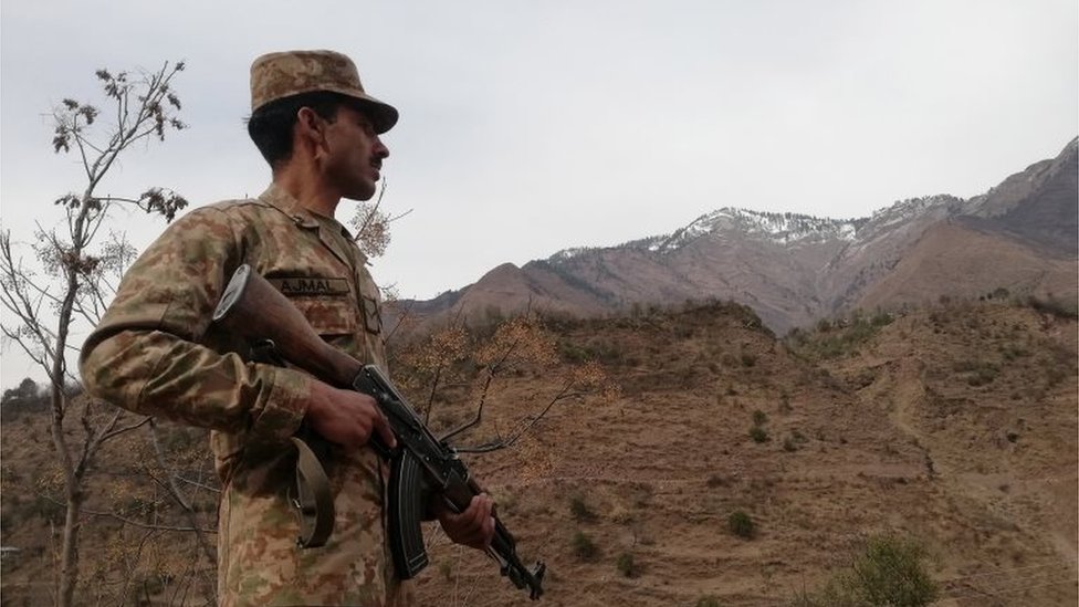 soldado paquistaní