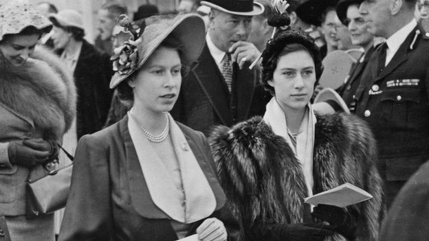 A rainha Elizabeth 2ª e a princesa Margaret