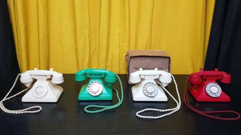 Антикварные телефоны