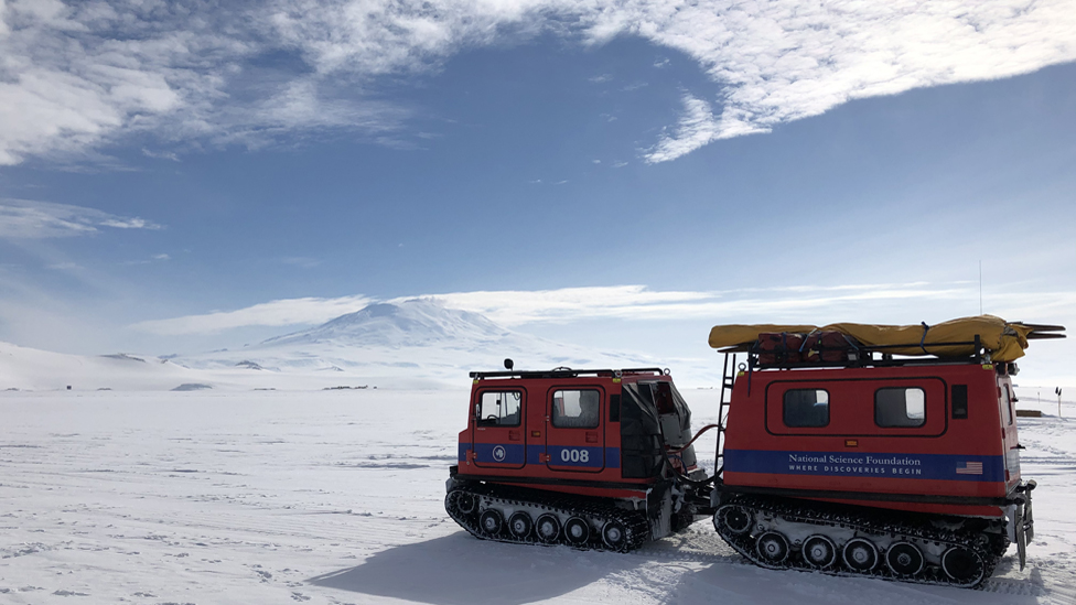 Гусеничная техника в Антарктике