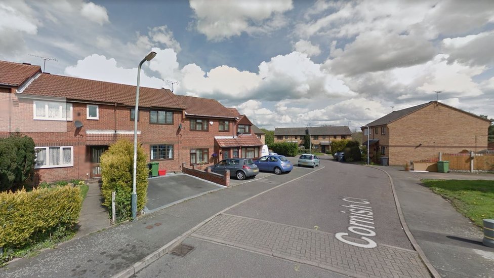 Murder arrests after body found at Nuneaton house BBC News