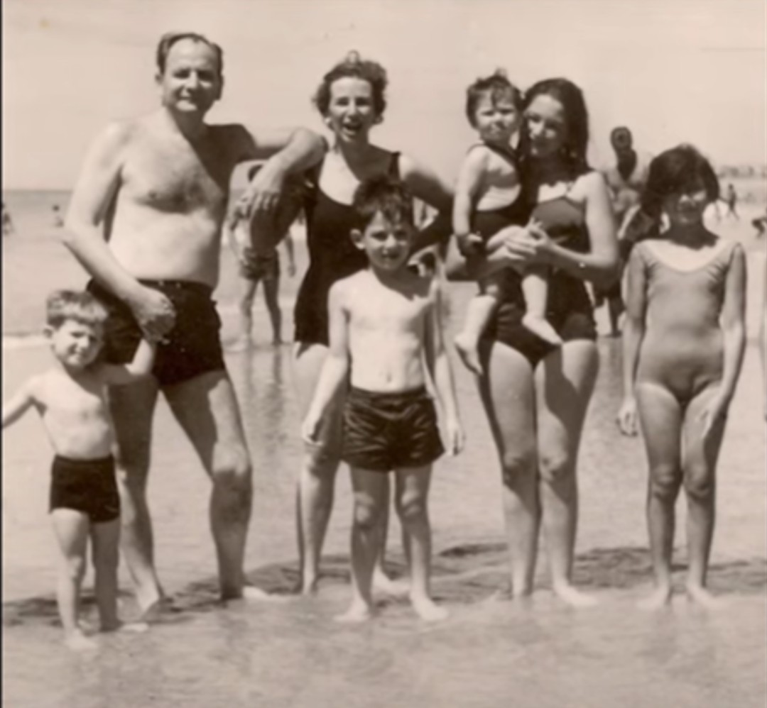 Familia Gerchunoff en la playa