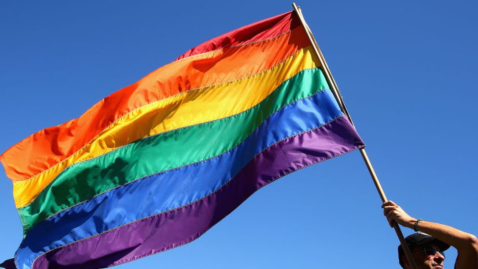Bandera LGBT durante una caravana en Sídney en 2017.