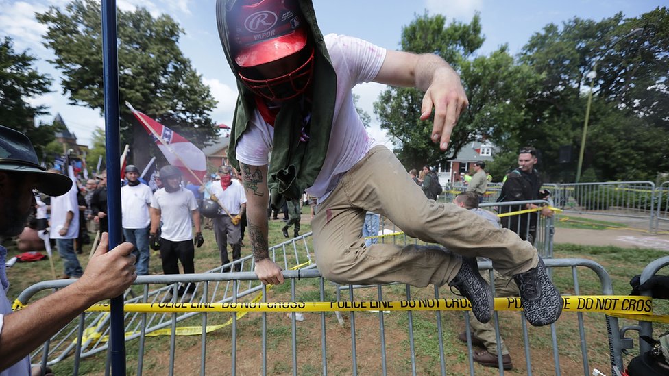 Antifa se ha convertido en blanco de ataques de grupos conservadores. Manifestantes en Charlottesville, Virginia, Estados Unidos.