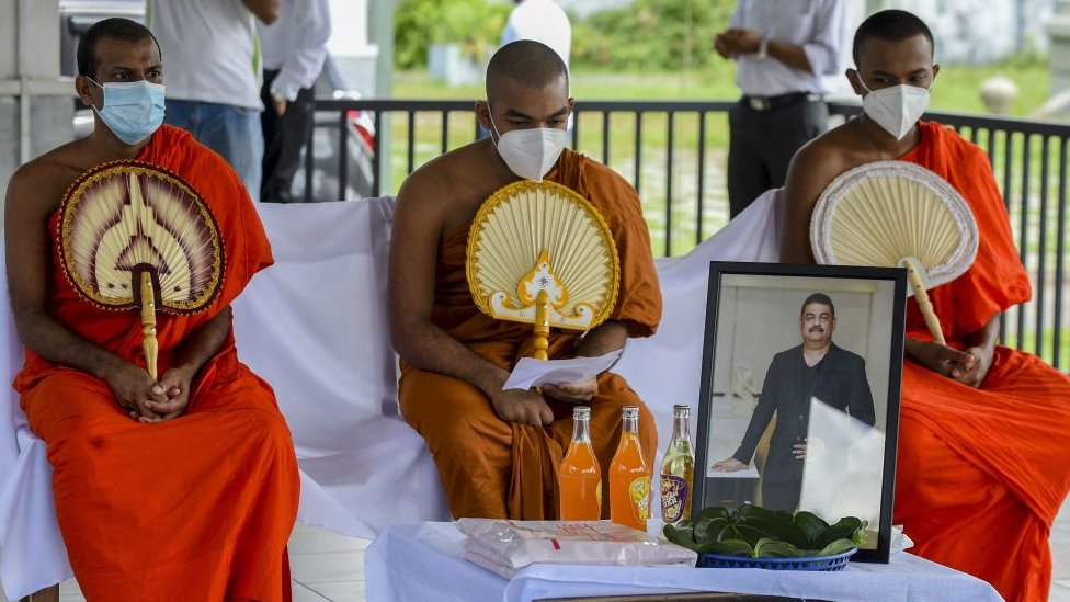 Covid'e çare iksir bulduğunu iddia eden Sri Lankalı büyücü, virüs nedeniyle öldü