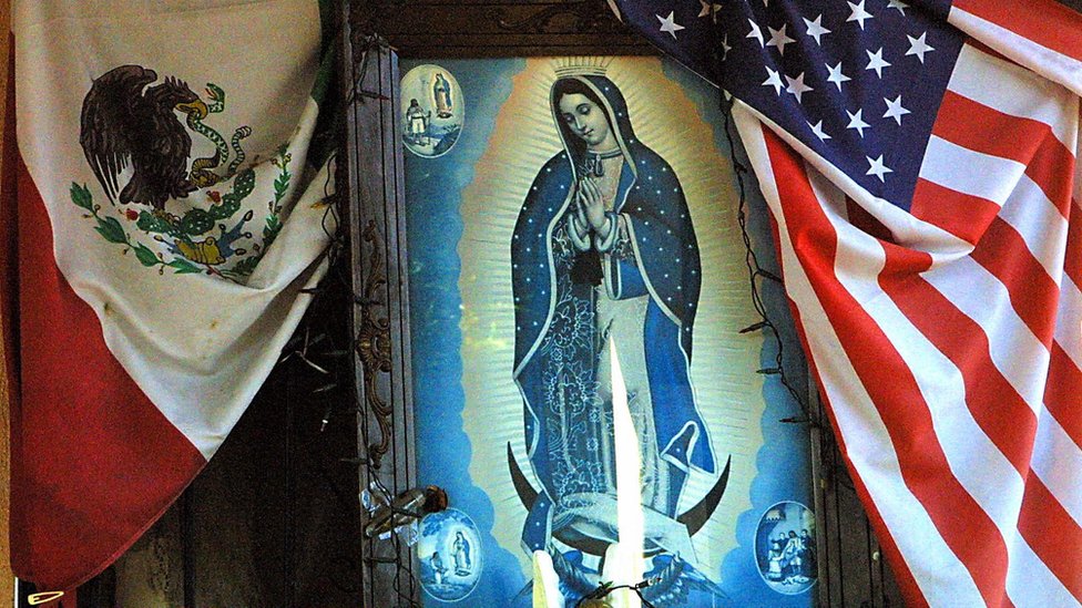 La adoración a la Virgen de Guadalupe es muy patente en Los Ángeles, California, ciudad con una numerosa comunidad mexicana. Imagen de la Virgen de Guadalupe en un hogar del este de Los Ángeles