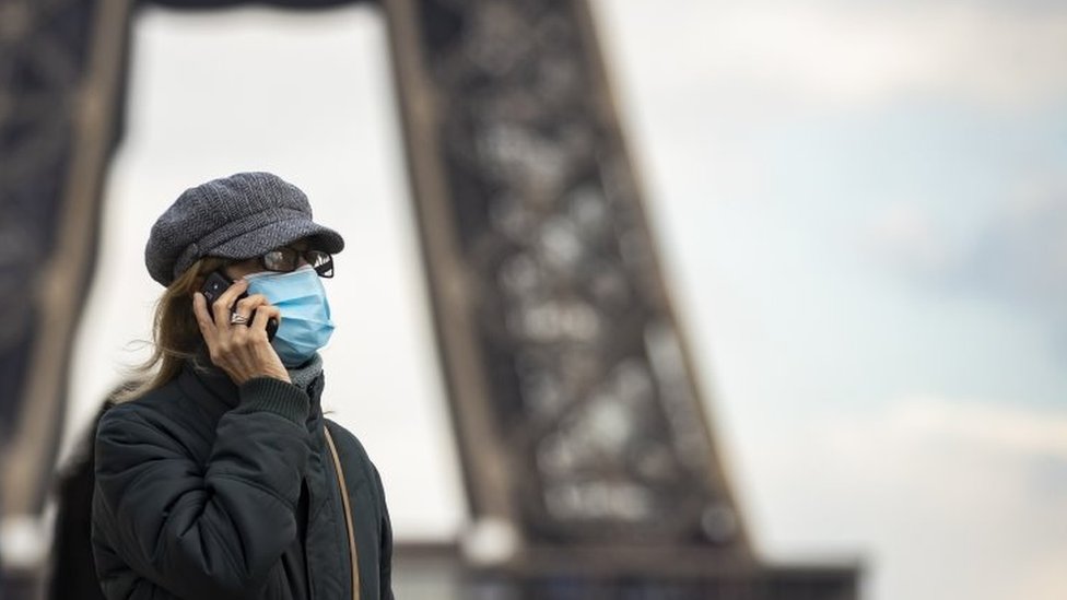 Covid: Paris lockdown as France fears 'third wave'