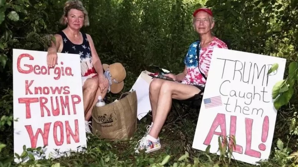 Amerika i izbori 2020: Donald Tramp pritvorenik broj P01135809, ali je izašao na slobodu 3 Tramp