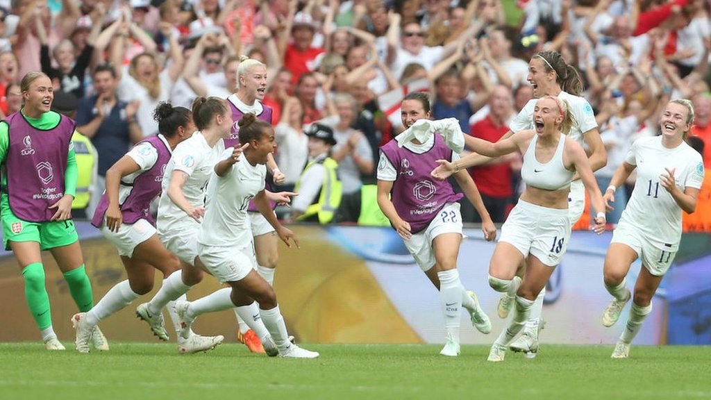 Chloe Kelly's celebration in the Euro 2022