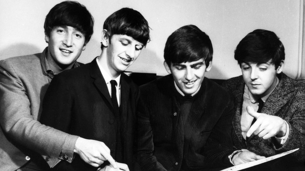 Bitlsi - Džordž Harison, Pol Makartni, Ringo Star i Džon Lenon u bekstejdžu emisije "Top Of The Pops"