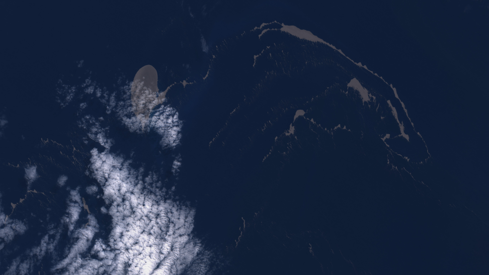 La imagen satelital de la "balsa" de pómez tomada el 21 de agosto utilizando el programa Copernicus Sentinel