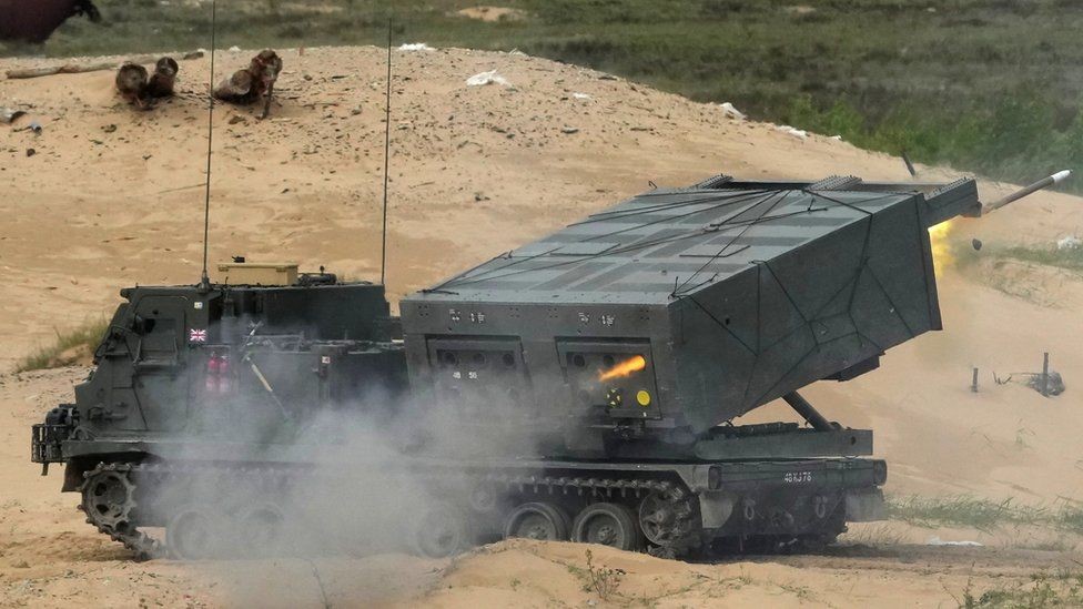 روسيا وأوكرانيا: بريطانيا سترسل أنظمة صواريخ بعيدة المدى إلى أوكرانيا - BBC  News عربي