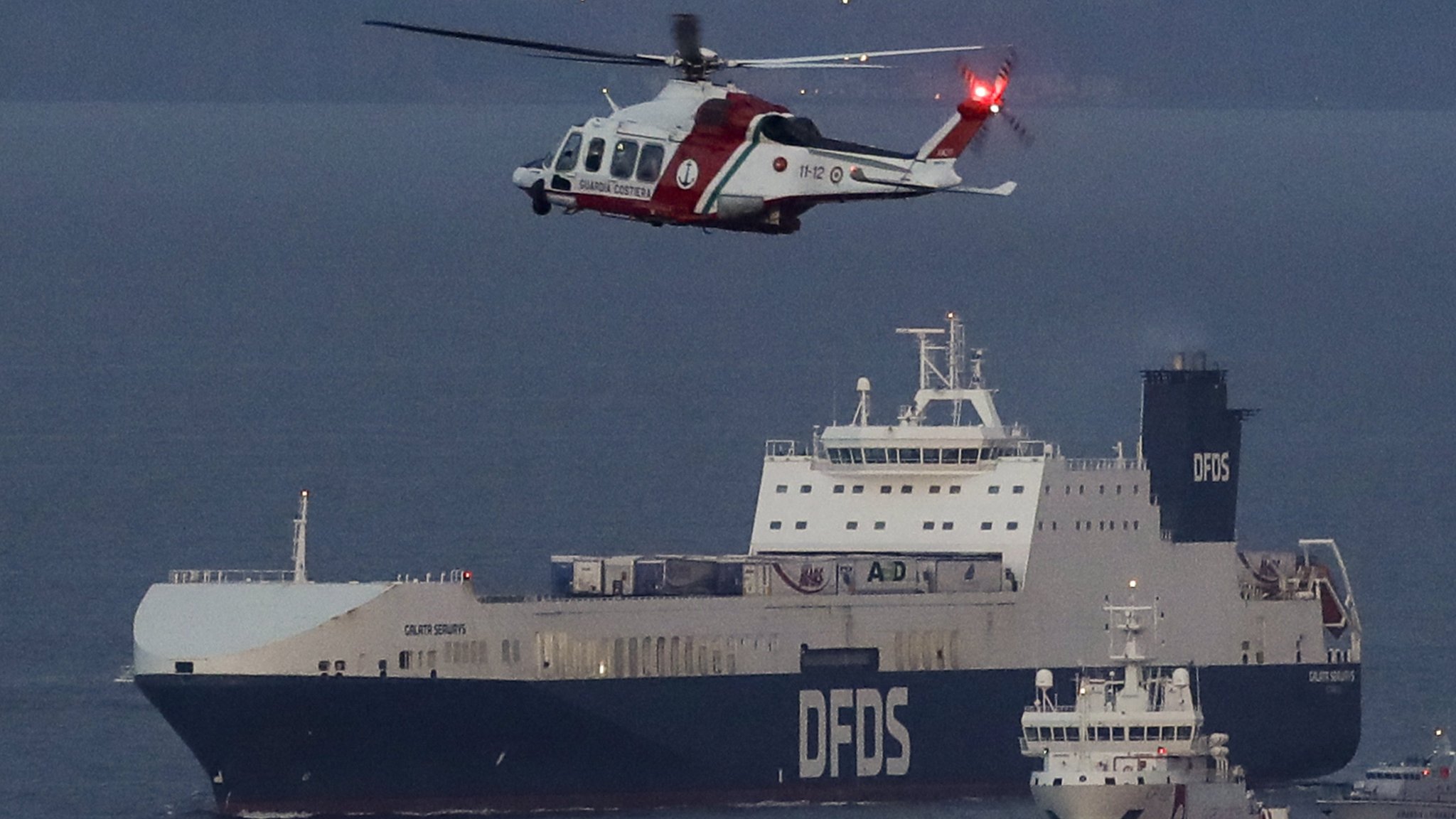 إيطاليا تحقق في اختطاف سفينة شحن تركية