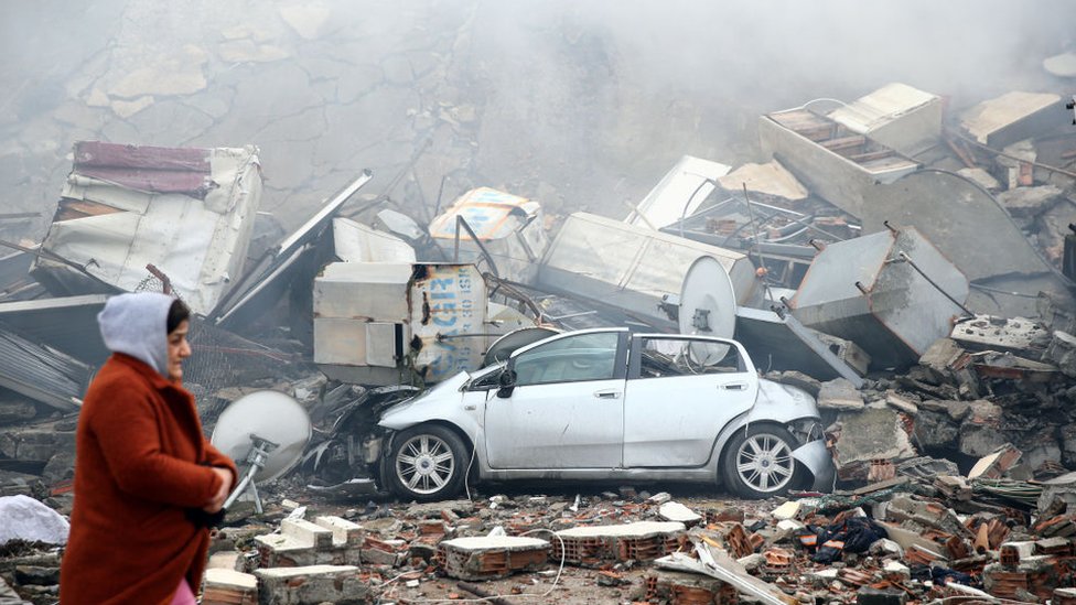 Escombros de edificios destruidos por terremoto cerca de Gaziantep, en Turquía.