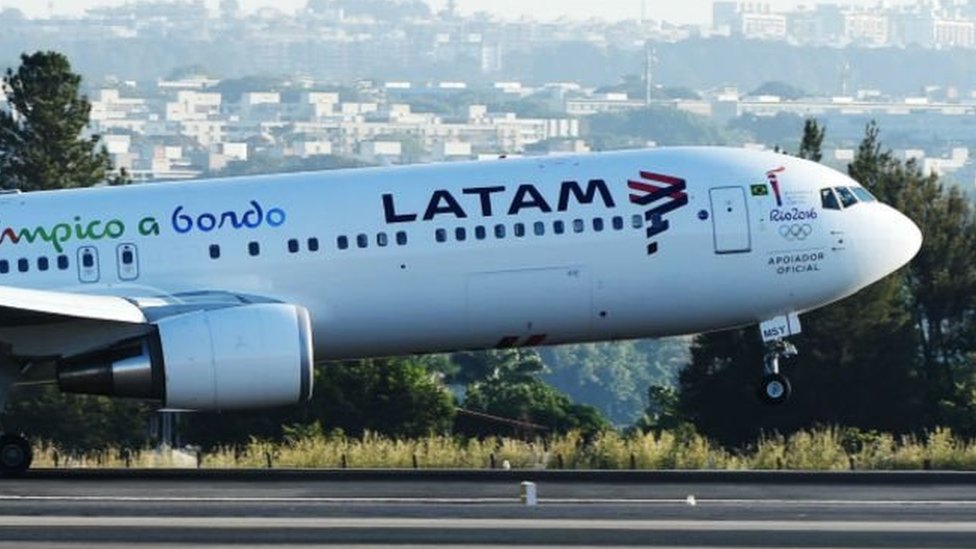 Un avión de LATAM