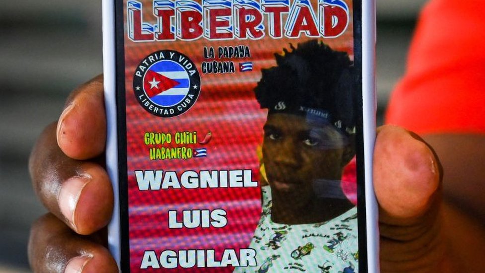 Cartel para pedir libertad de encarcelado del 11J en Cuba