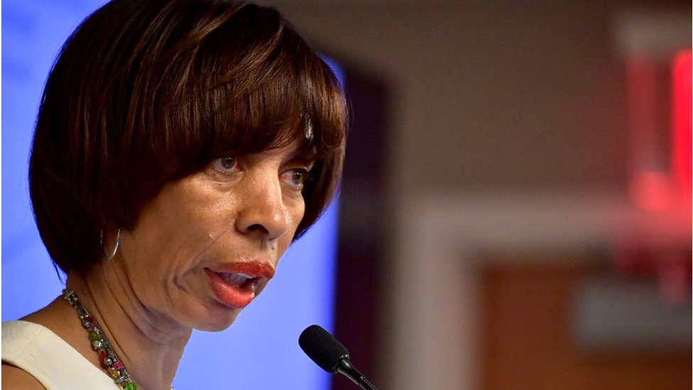 Catherine Pugh: Federal agents raid Baltimore mayor’s home