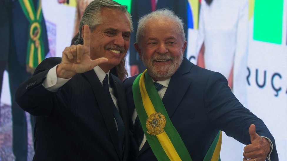 Lula ao lado do presidente da Argentina, Alberto Fernández