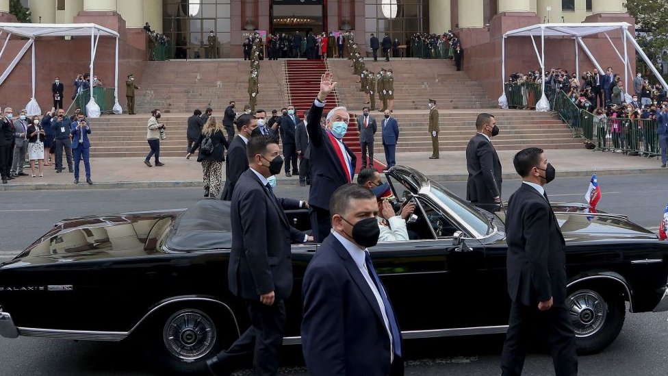 Al mediodía llegó el ahora ex presidente de Chile, Sebastián Piñera, al Congreso Nacional para el cambio de mando.