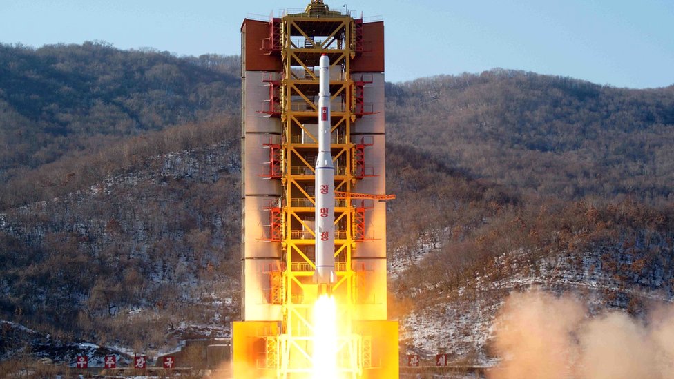 Запуск ракеты 7 февраля 2016 г., фотография официального информационного агентства Северной Кореи