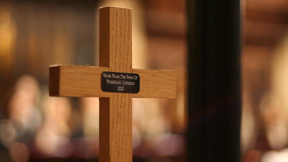 Крест в Уэйкфилдском соборе